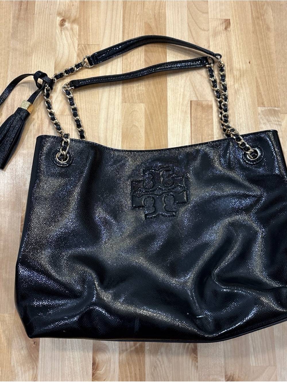Tory Burch Black patent Purse Tote Shoulder Bag with Gold chain straps tassels